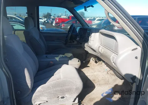 1997 GMC Sierra 1500 Sl Wideside z USA, uszkodzony, nr VIN 1GTEC19R5VE556478